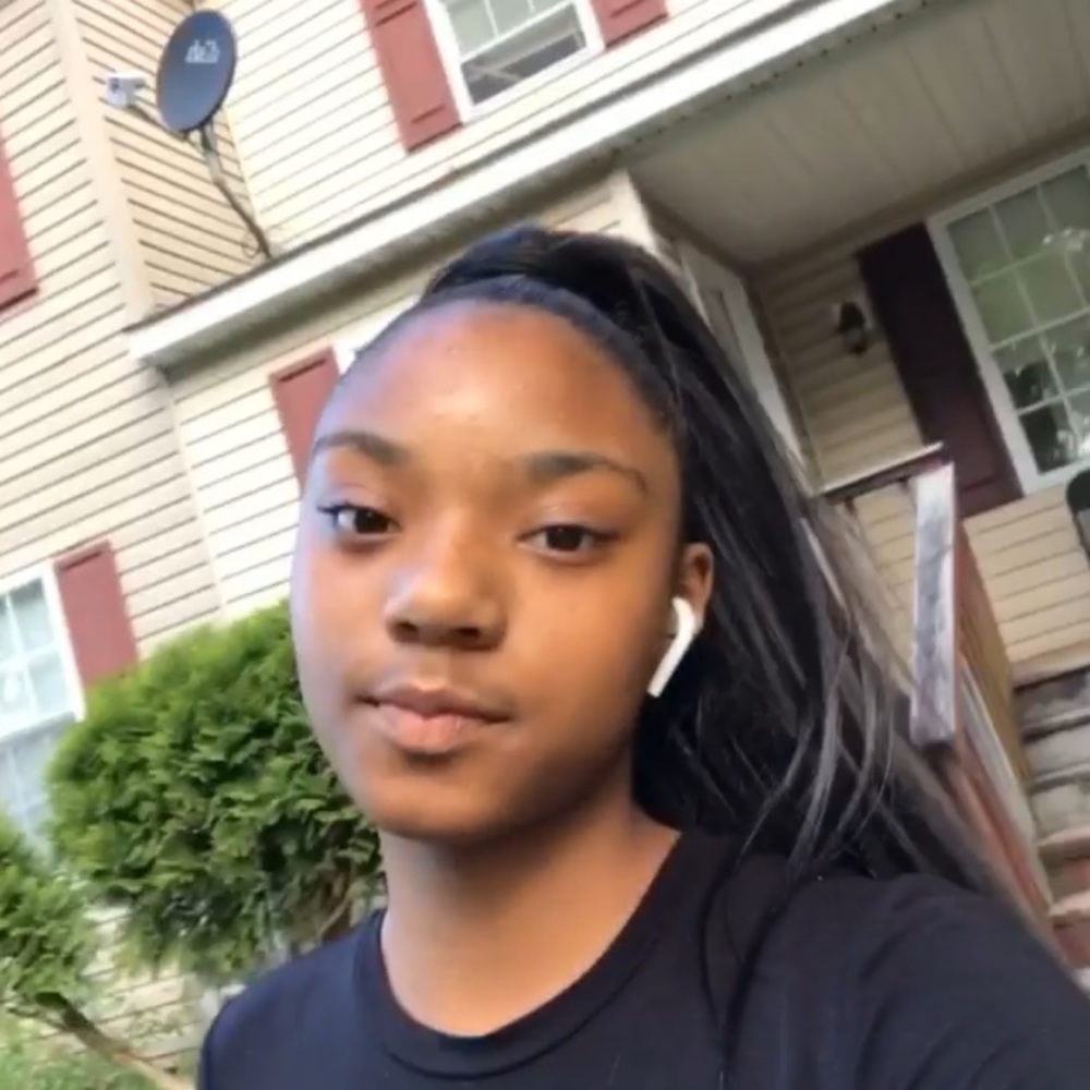 Meet your Posher, Leanya